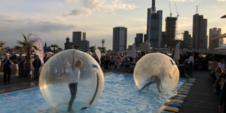 Wasserlaufbälle mieten bei Crypton Event