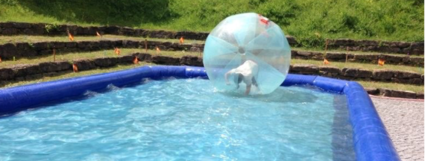 Aquabälle mit Pool zum Mieten