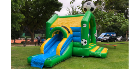 Fußball Hüpfburg mit Rutsche mieten