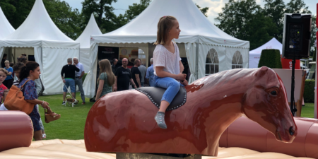 Bullriding Rodeo auf einem Pferd mieten
