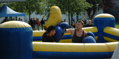 Aufblasbaren Boxring mieten