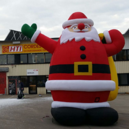 Aufblasbaren Weihnachtsmann mieten für den Weihnachtsmarkt