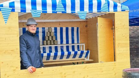 Oktoberfestbuden Jahrmarkt